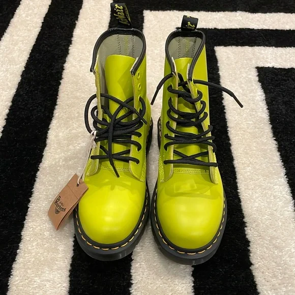 "**Brand New Dr. Martens 1460 8-Eye Combat Boots - Lime Green, Size 6** NO BOX - Picture 1 of 4